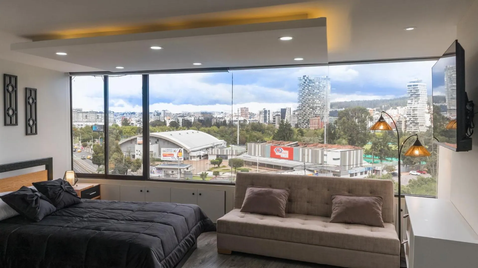 Quito Panorama Studio